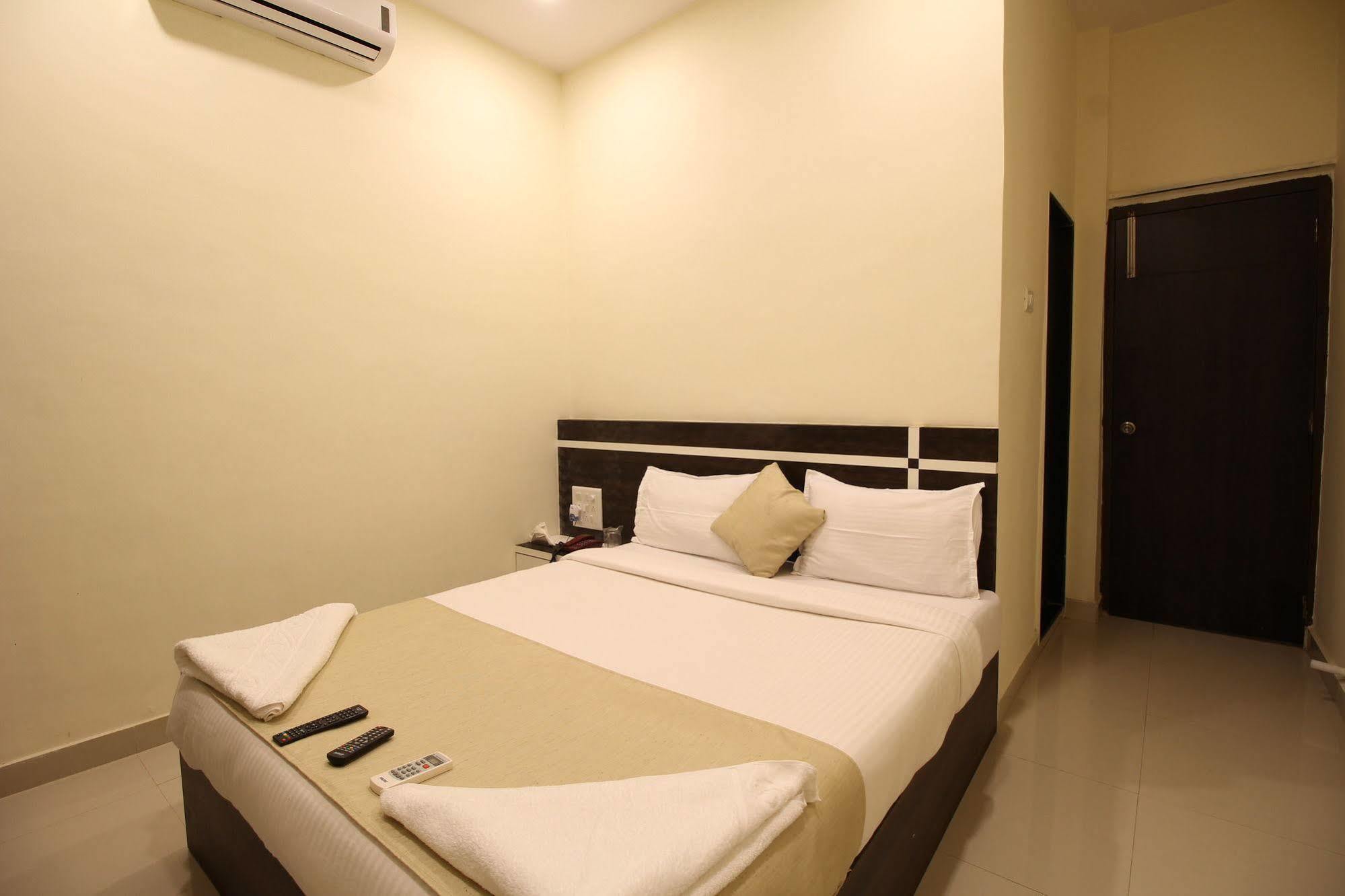 Treebo Trip Ashir Inn Mumbai Bagian luar foto