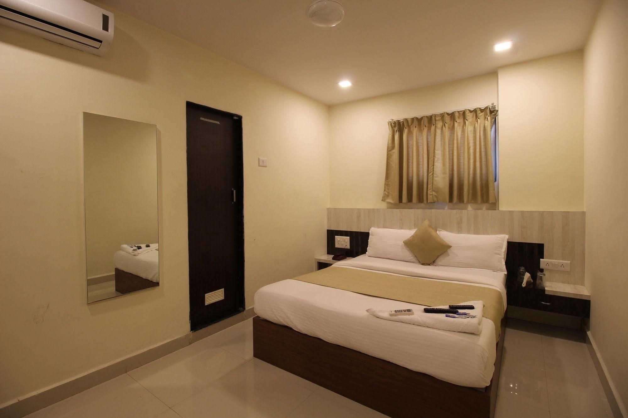 Treebo Trip Ashir Inn Mumbai Bagian luar foto